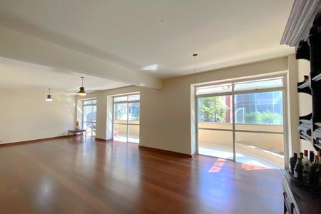 Apartamento à venda com 375m², 4 quartos e 4 vagasSala