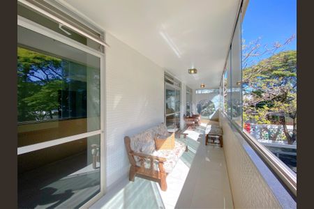 Apartamento à venda com 375m², 4 quartos e 4 vagasVaranda da Sala