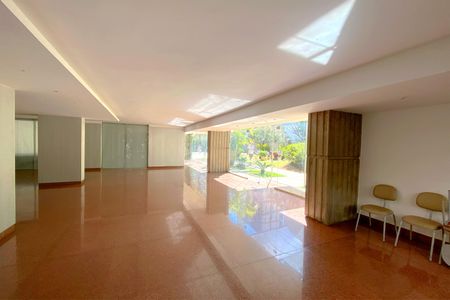 Apartamento à venda com 375m², 4 quartos e 4 vagasÁrea comum - Salão de festas