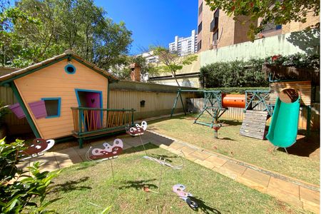 Apartamento à venda com 375m², 4 quartos e 4 vagasÁrea comum - Playground