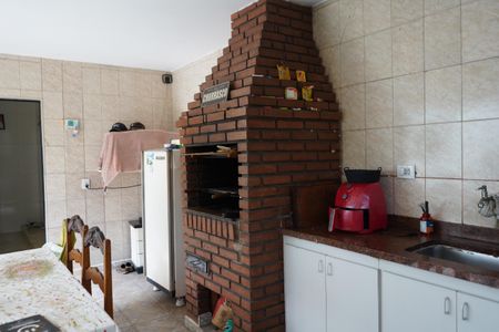 Casa à venda com 300m², 2 quartos e 2 vagasChurrasqueira