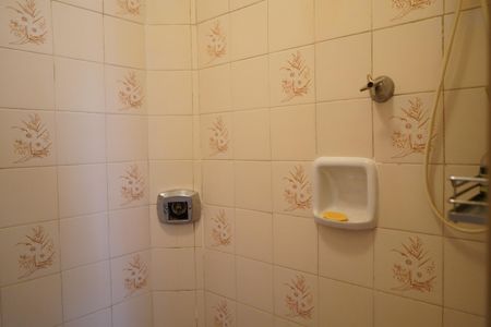 Casa à venda com 300m², 2 quartos e 2 vagasBanheiro de Serviço