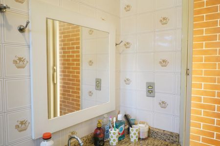 Casa à venda com 300m², 2 quartos e 2 vagasBanheiro Social