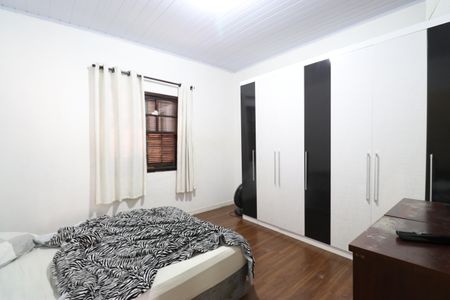Casa à venda com 192m², 4 quartos e 2 vagasQuarto 2