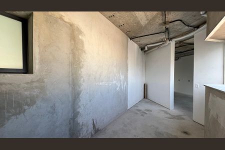 Apartamento à venda com 663m², 3 quartos e 6 vagas Apartamento à venda com 663m², 3 quartos e 6 vagasÁrea de Serviço