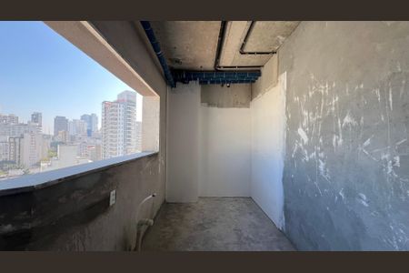 Apartamento à venda com 663m², 3 quartos e 6 vagas Apartamento à venda com 663m², 3 quartos e 6 vagasÁrea de Serviço