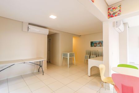 Apartamento à venda com 60m², 2 quartos e 1 vaga Apartamento à venda com 60m², 2 quartos e 1 vagaÁrea comum - Salão de festas