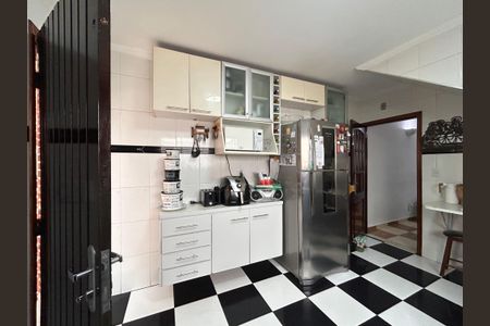 Casa à venda com 125m², 3 quartos e 3 vagas Casa à venda com 125m², 3 quartos e 3 vagasCozinha