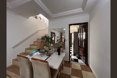 Casa à venda com 125m², 3 quartos e 3 vagas Casa à venda com 125m², 3 quartos e 3 vagasSala