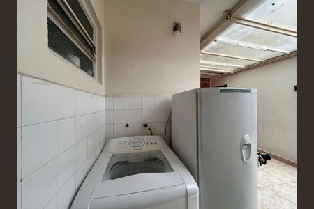 Casa à venda com 125m², 3 quartos e 3 vagas Casa à venda com 125m², 3 quartos e 3 vagasÁrea de Serviço