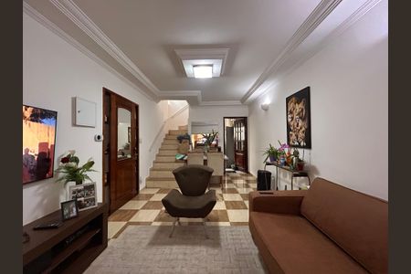 Casa à venda com 125m², 3 quartos e 3 vagas Casa à venda com 125m², 3 quartos e 3 vagasSala