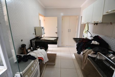 Casa à venda com 450m², 5 quartos e 2 vagasCasa 2 - Cozinha