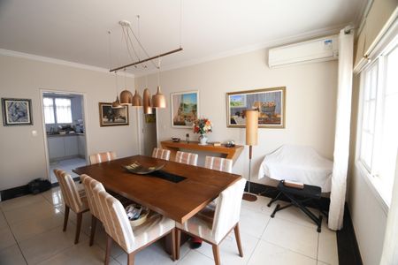 Casa à venda com 450m², 5 quartos e 2 vagasSala 2