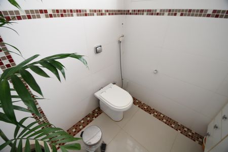 Casa à venda com 450m², 5 quartos e 2 vagasBanheiro 2