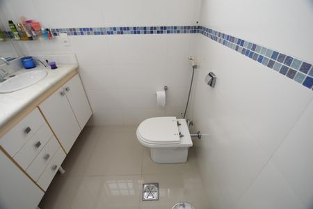 Casa à venda com 450m², 5 quartos e 2 vagasBanheiro Suíte