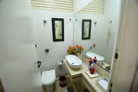 Casa à venda com 450m², 5 quartos e 2 vagasLavabo