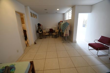 Casa à venda com 450m², 5 quartos e 2 vagasCasa 2 - Quarto 1