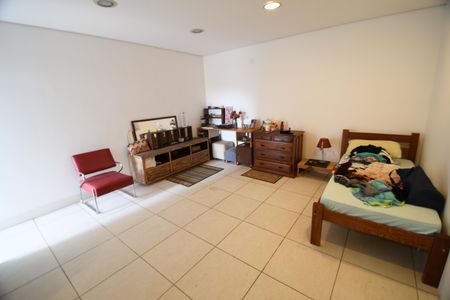 Casa à venda com 450m², 5 quartos e 2 vagasCasa 2 - Quarto 1