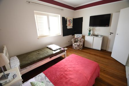 Casa à venda com 450m², 5 quartos e 2 vagasSuíte