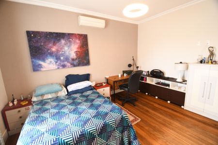 Casa à venda com 450m², 5 quartos e 2 vagasQuarto 1