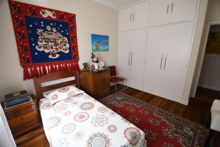 Casa à venda com 450m², 5 quartos e 2 vagasQuarto 2