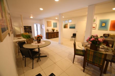 Casa à venda com 450m², 5 quartos e 2 vagasCasa 2 - Sala