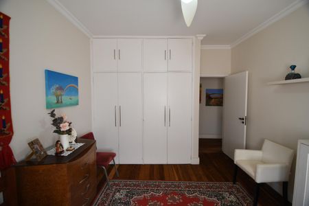 Casa à venda com 450m², 5 quartos e 2 vagasQuarto 2