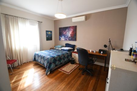 Casa à venda com 450m², 5 quartos e 2 vagasQuarto 1