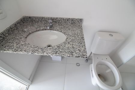 Apartamento à venda com 79m², 2 quartos e 1 vaga Apartamento à venda com 79m², 2 quartos e 1 vagaBanheiro da Suíte 2