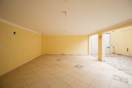 Casa à venda com 150m², 2 quartos e 3 vagas Casa à venda com 150m², 2 quartos e 3 vagasGaragem