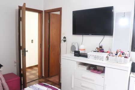 Casa à venda com 140m², 3 quartos e 2 vagasSuíte 2