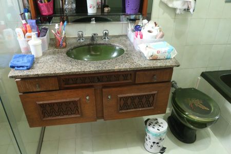 Casa à venda com 140m², 3 quartos e 2 vagasBanheiro da Suíte 1