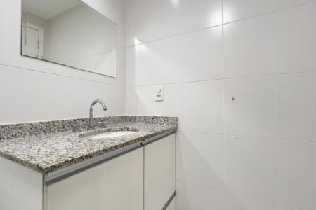 Apartamento à venda com 68m², 2 quartos e 1 vaga Apartamento à venda com 68m², 2 quartos e 1 vagaBanheiro da Suíte