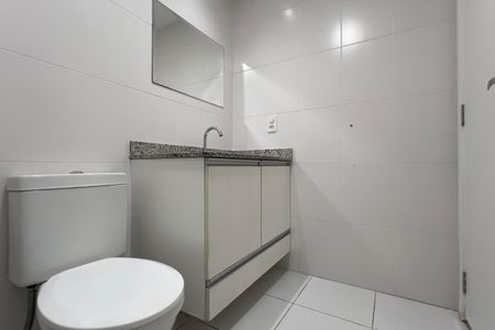 Apartamento à venda com 68m², 2 quartos e 1 vaga Apartamento à venda com 68m², 2 quartos e 1 vagaBanheiro da Suíte