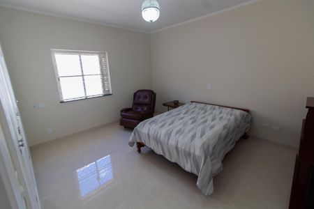 Casa à venda com 212m², 4 quartos e 2 vagasSuíte