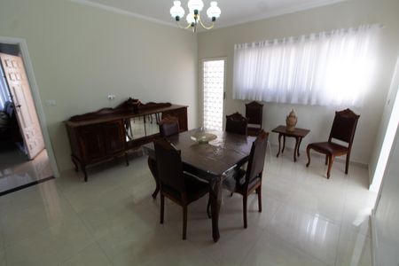 Casa à venda com 212m², 4 quartos e 2 vagasSala de Jantar