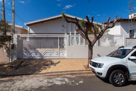 Casa à venda com 212m², 4 quartos e 2 vagasFachada