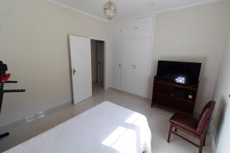 Casa à venda com 212m², 4 quartos e 2 vagasQuarto 1