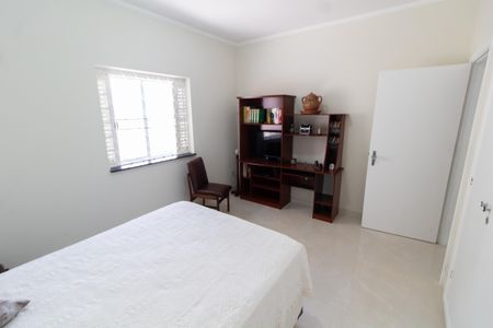 Casa à venda com 212m², 4 quartos e 2 vagasQuarto 3