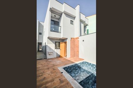 Casa à venda com 120m², 3 quartos e 3 vagas Casa à venda com 120m², 3 quartos e 3 vagasQuintal