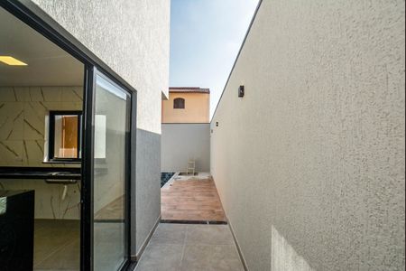 Casa à venda com 120m², 3 quartos e 3 vagas Casa à venda com 120m², 3 quartos e 3 vagasQuintal