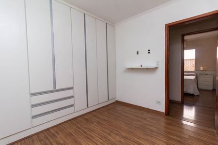 Casa à venda com 250m², 4 quartos e 4 vagas Casa à venda com 250m², 4 quartos e 4 vagasQuarto 2