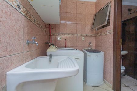 Casa à venda com 250m², 4 quartos e 4 vagas Casa à venda com 250m², 4 quartos e 4 vagasÁrea de Serviço