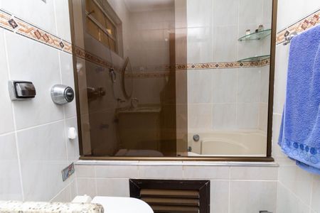 Casa à venda com 250m², 4 quartos e 4 vagas Casa à venda com 250m², 4 quartos e 4 vagasBanheiro da Suíte 2