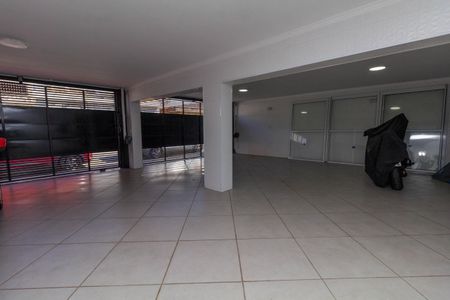 Casa à venda com 250m², 4 quartos e 4 vagas Casa à venda com 250m², 4 quartos e 4 vagasGaragem