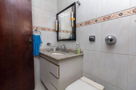 Casa à venda com 250m², 4 quartos e 4 vagas Casa à venda com 250m², 4 quartos e 4 vagasBanheiro da Suíte 1
