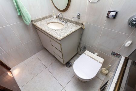 Casa à venda com 250m², 4 quartos e 4 vagas Casa à venda com 250m², 4 quartos e 4 vagasBanheiro da Suíte 2