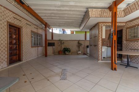 Casa à venda com 250m², 4 quartos e 4 vagas Casa à venda com 250m², 4 quartos e 4 vagasÁrea Externa