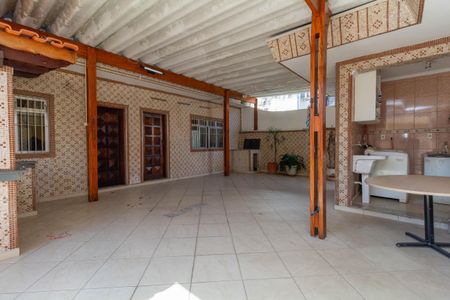 Casa à venda com 250m², 4 quartos e 4 vagas Casa à venda com 250m², 4 quartos e 4 vagasÁrea Externa