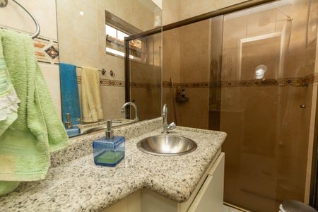 Casa à venda com 250m², 4 quartos e 4 vagas Casa à venda com 250m², 4 quartos e 4 vagasBanheiro Social